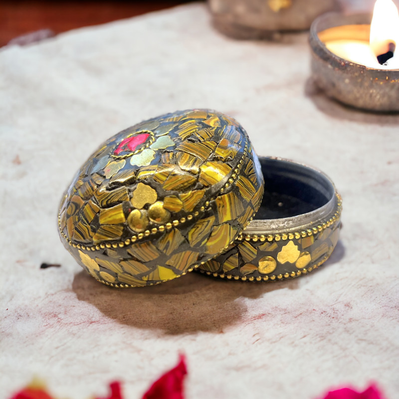 Шкатулка с камнями коричневая (d=40mm) индийская