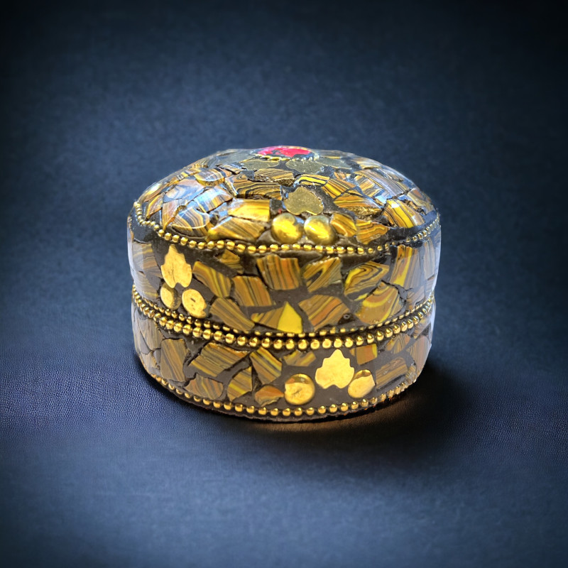 Шкатулка с камнями коричневая (d=40mm) индийская
