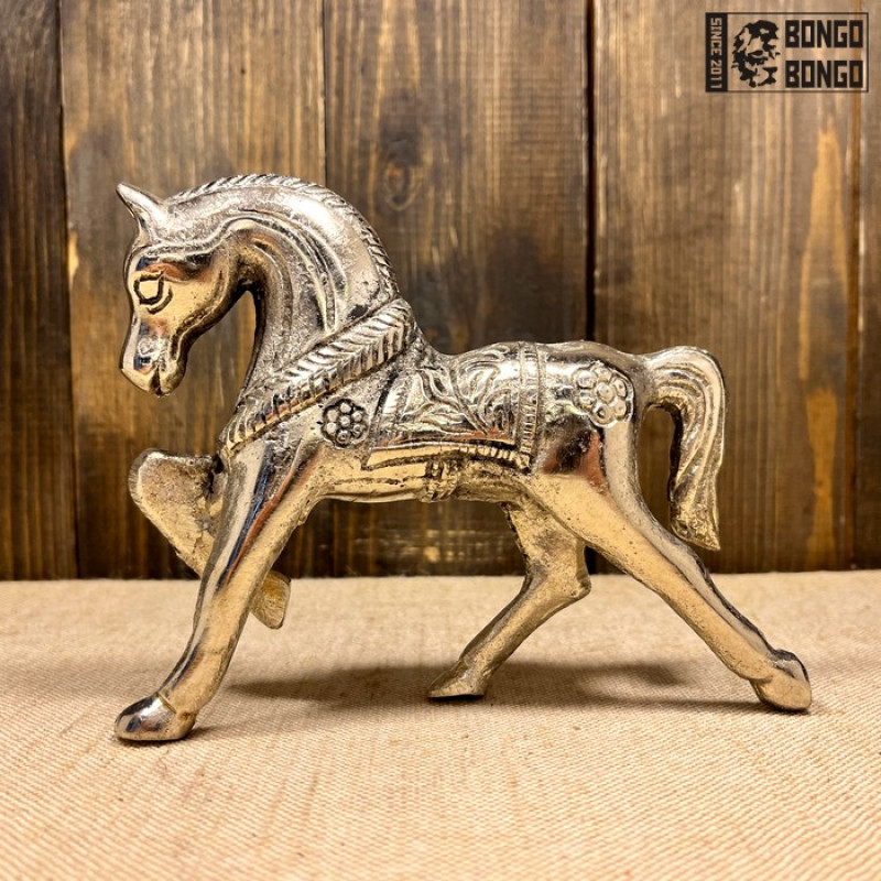 Конь из латуни с гравировкой (15см)